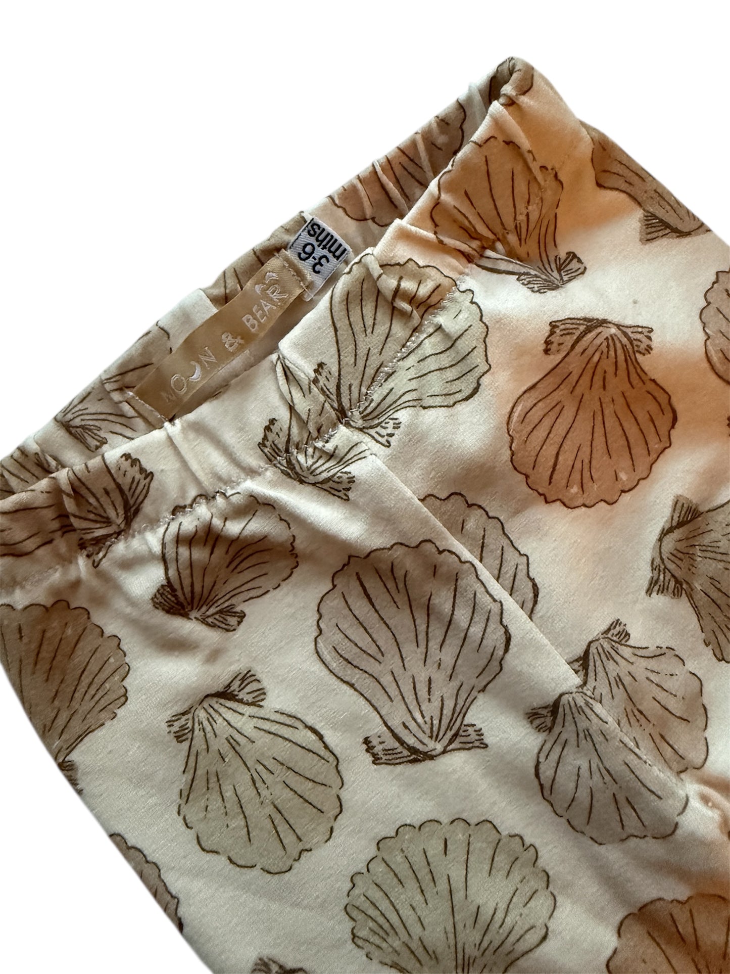 SHELL LEGGINGS
